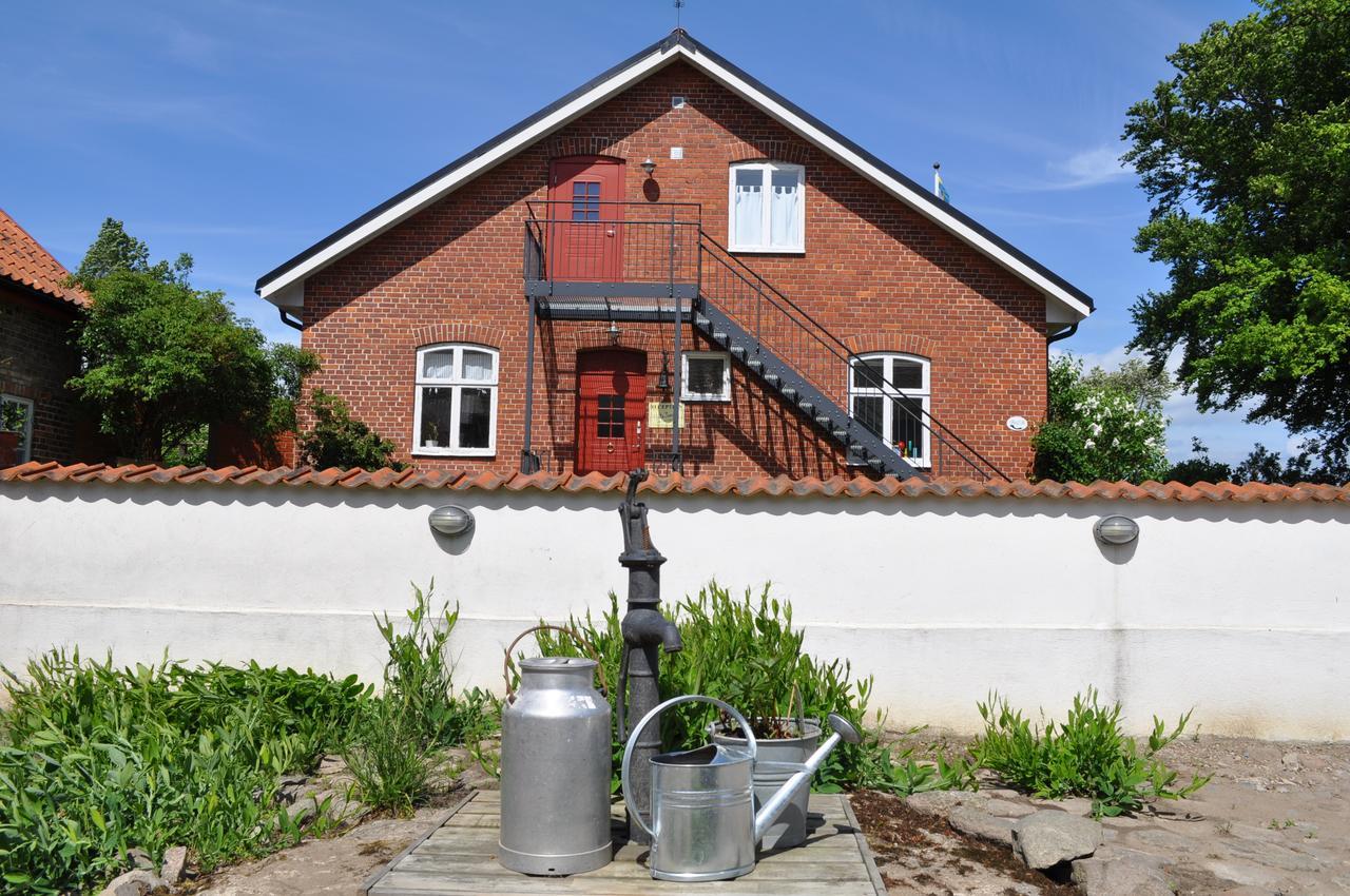 Villa Sandby B&B Borrby Eksteriør bilde